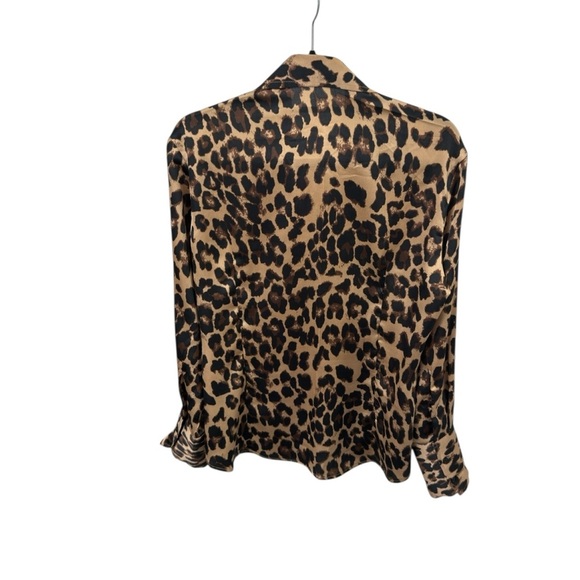 *** Impeccable Vintage Condition. Leopard Print Top with Spread Pointed Collar - Picture 2 of 9
